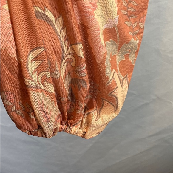 Elegant Floral Smocked Blouse with Tie-Front - Picture 6 of 11